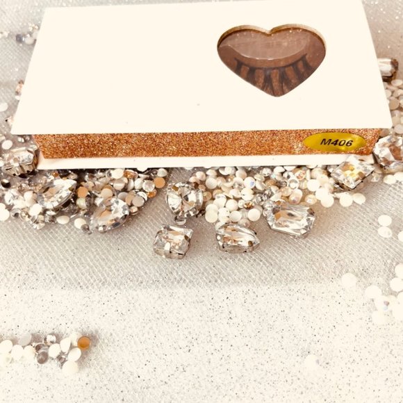 100% 3D Mink Lashes - Picture 3 of 4